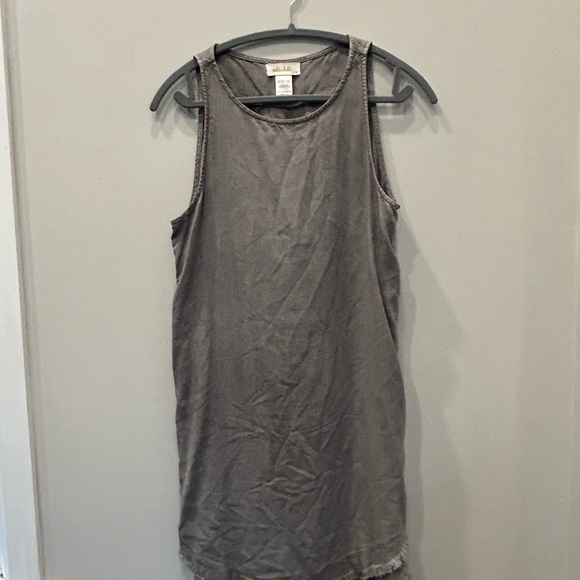 Bella Dahl shift dress with unfinished hem and button sides - Picture 3 of 6
